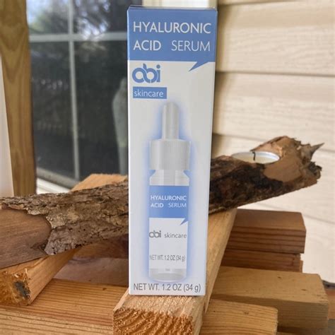 Look for a toner with hydrating ingredients like hyaluronic acid or glycerin. . Obi skincare hyaluronic acid serum